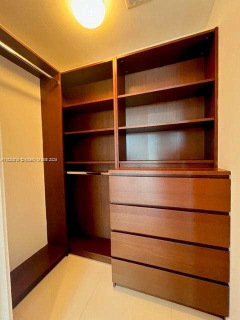 900 Biscayne Blvd #405, Miami FL 33132