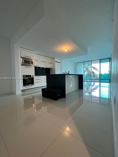 900 Biscayne Blvd #405, Miami FL 33132