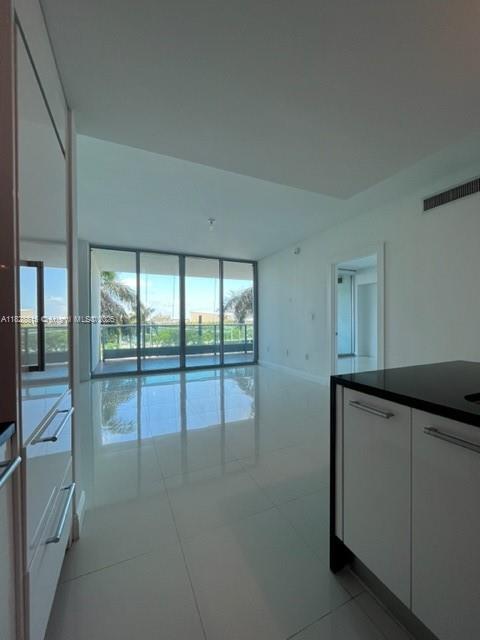 900 Biscayne Blvd #405, Miami FL 33132