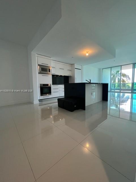 900 Biscayne Blvd #405, Miami FL 33132
