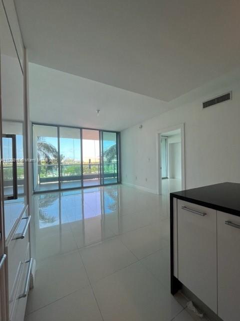 900 Biscayne Blvd #405, Miami FL 33132