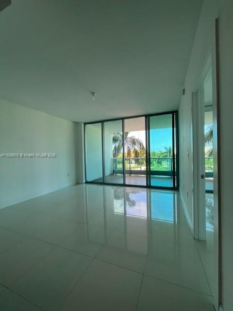 900 Biscayne Blvd #405, Miami FL 33132