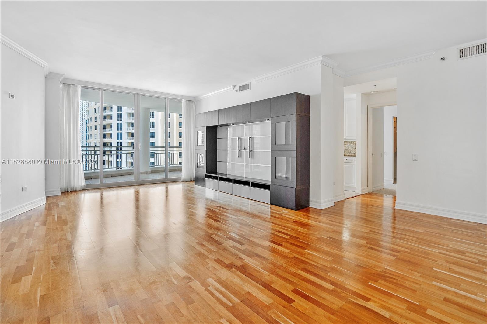 808 Brickell Key Dr #3005, Miami FL 33131