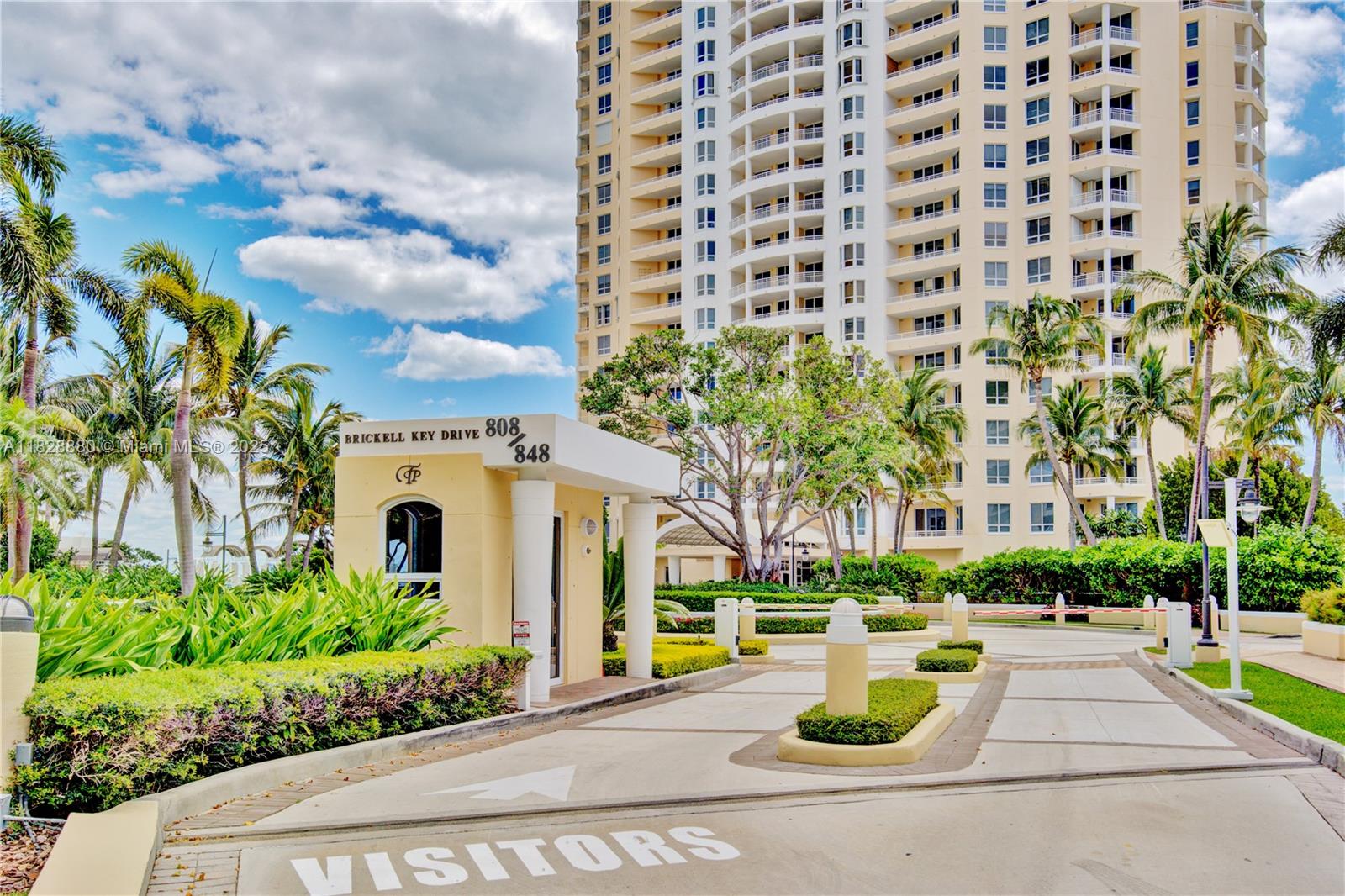 808 Brickell Key Dr #3005, Miami FL 33131