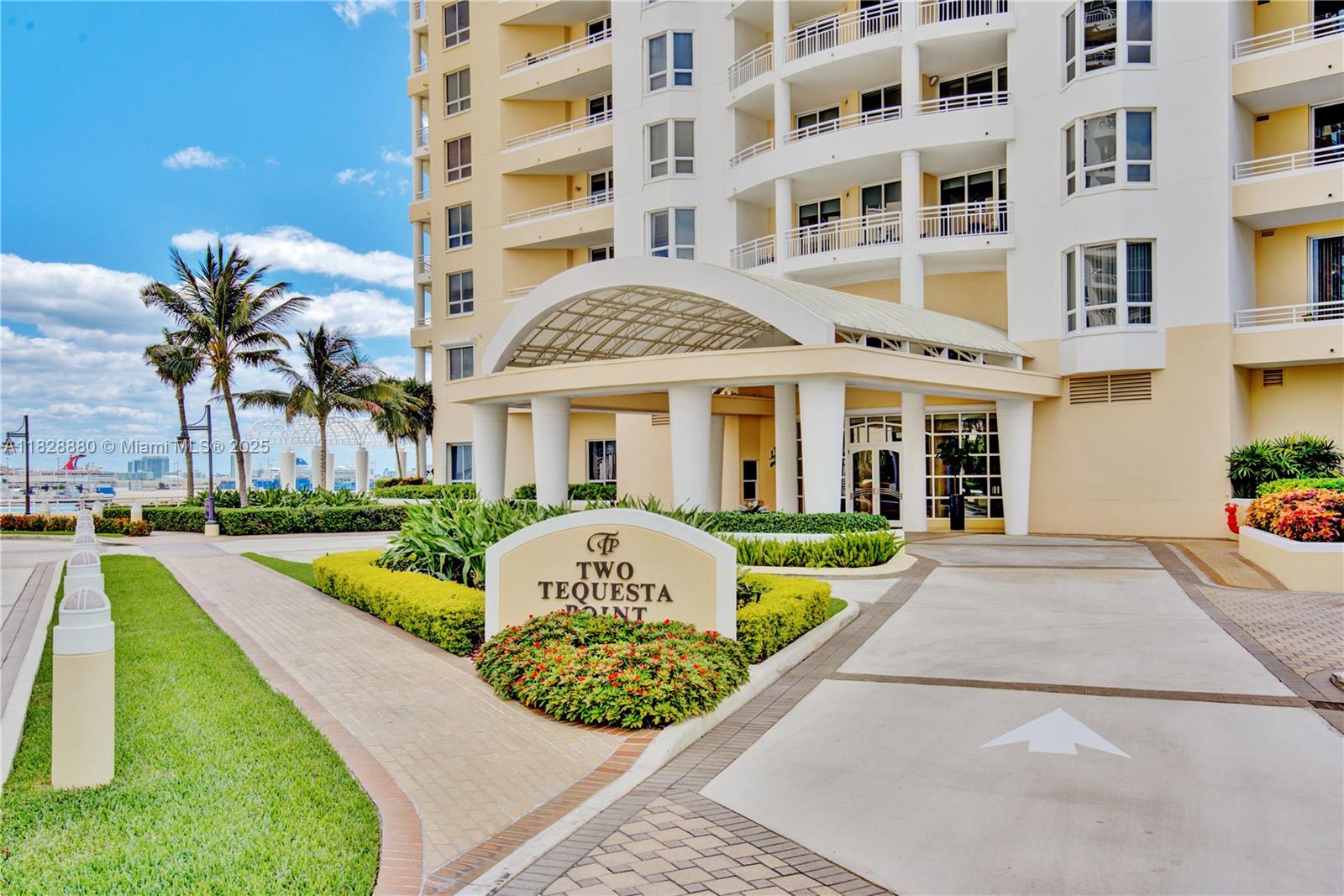 808 Brickell Key Dr #3005, Miami FL 33131
