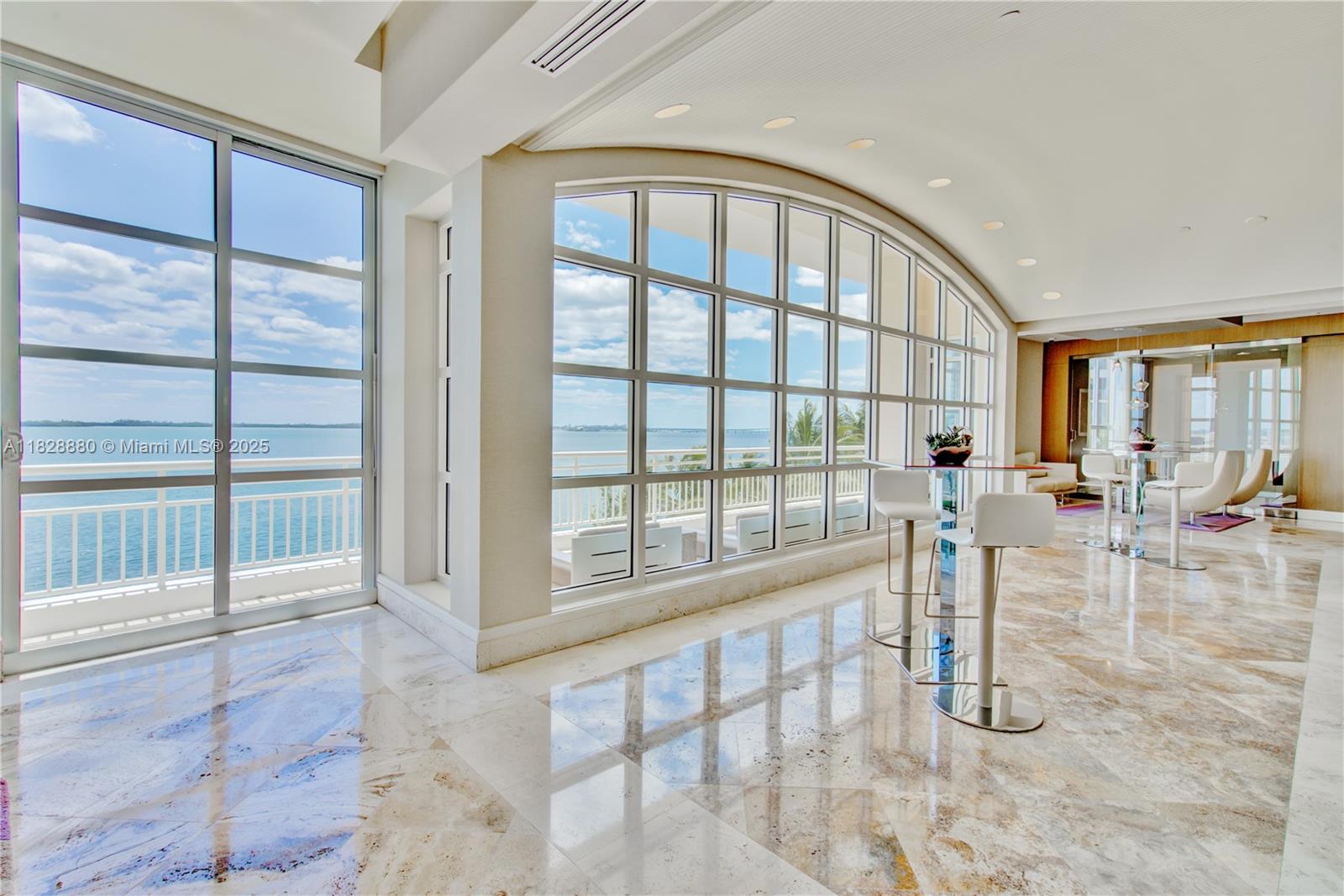 808 Brickell Key Dr #3005, Miami FL 33131
