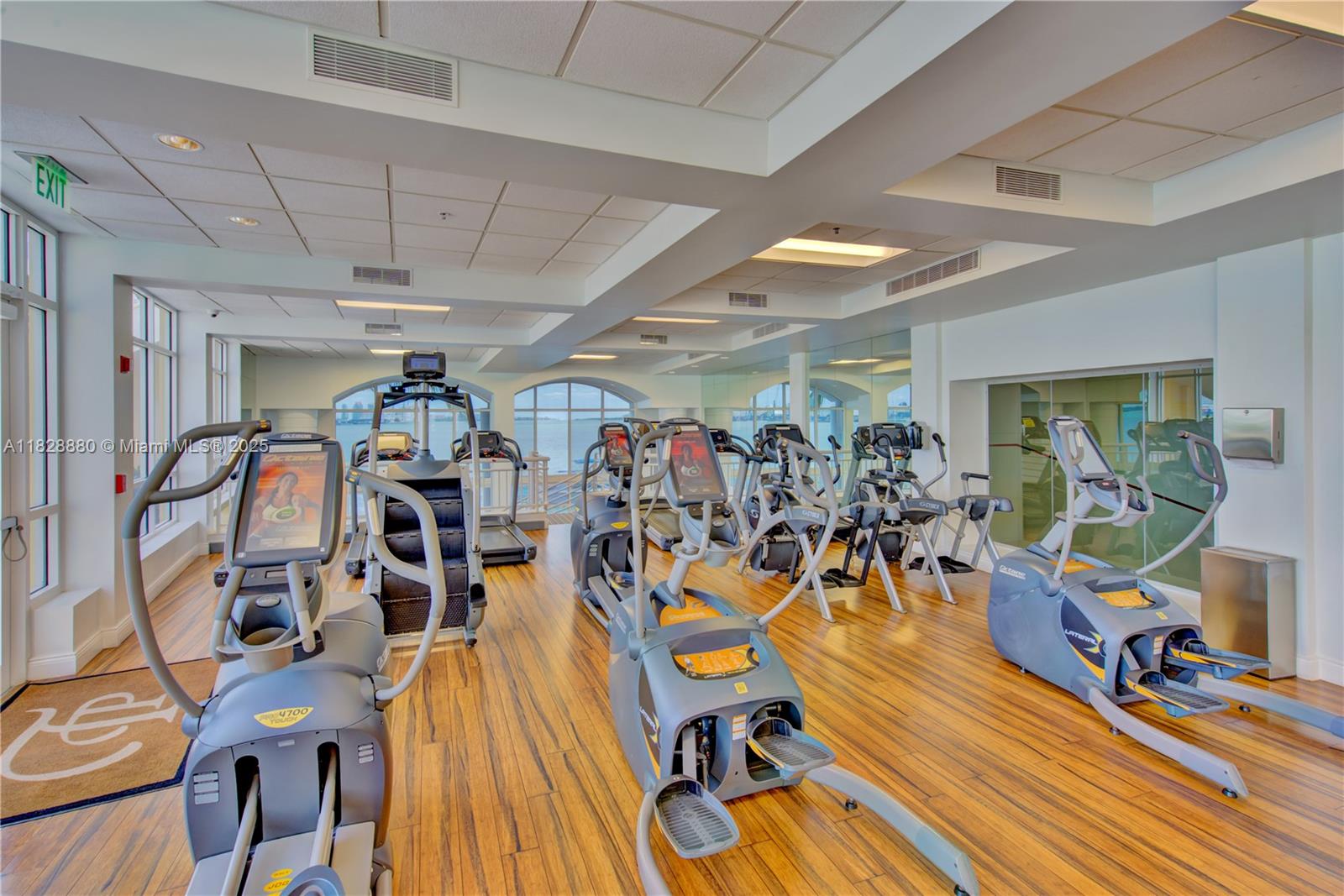 808 Brickell Key Dr #3005, Miami FL 33131
