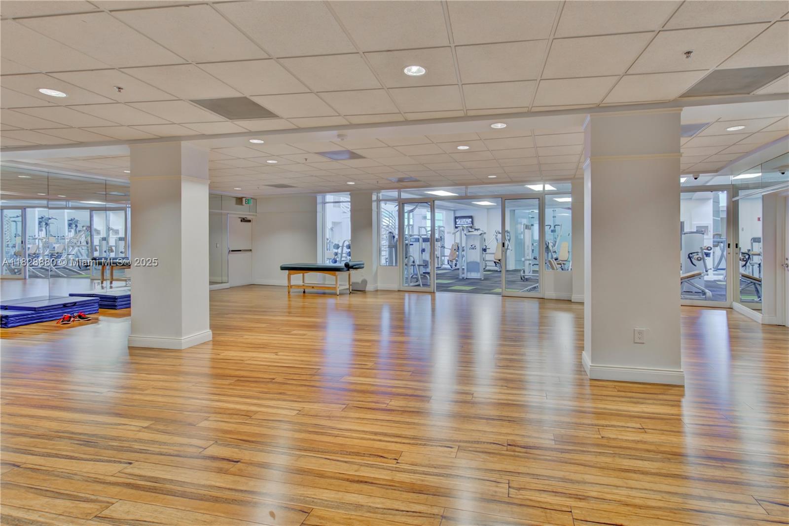 808 Brickell Key Dr #3005, Miami FL 33131