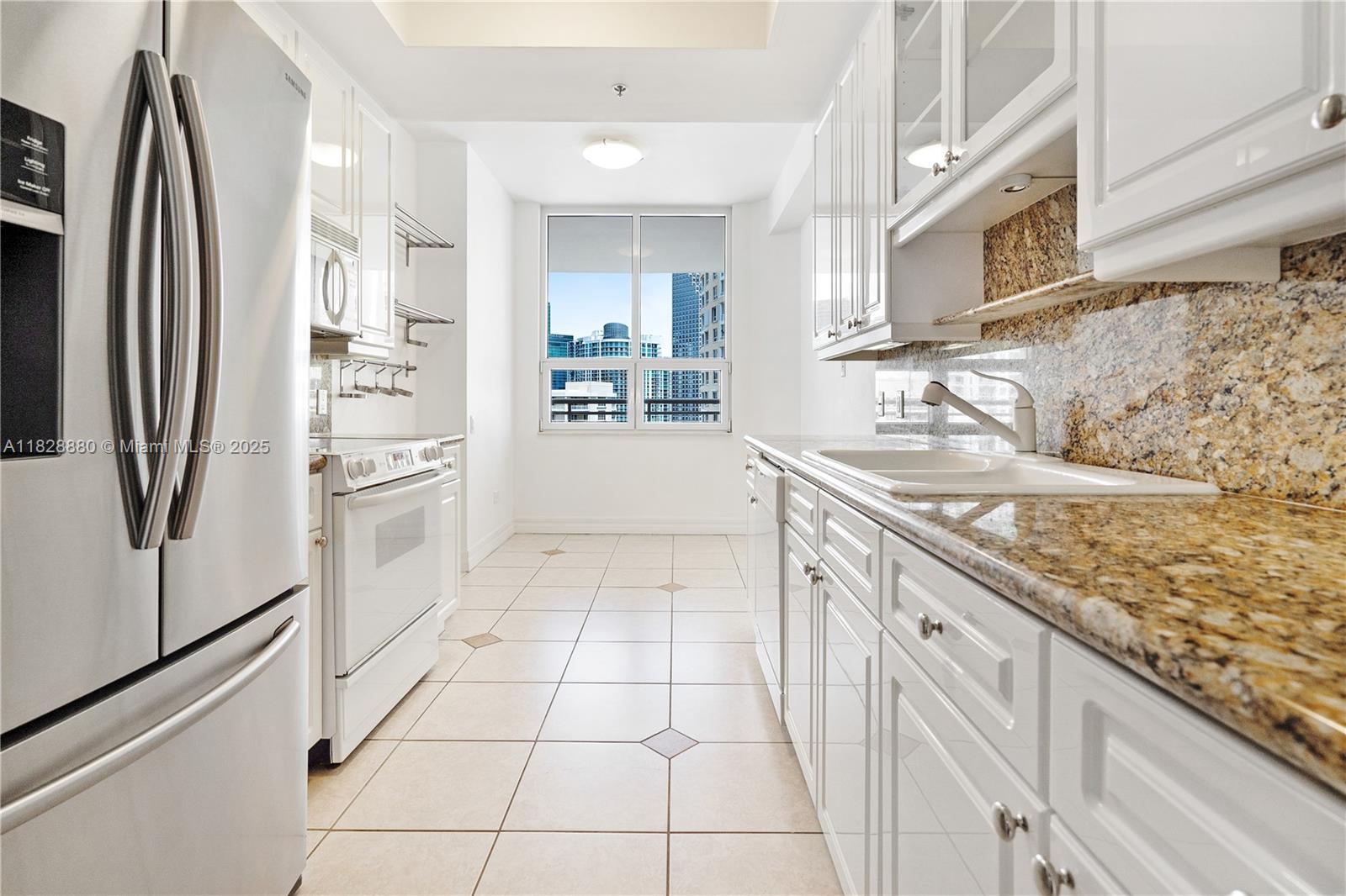808 Brickell Key Dr #3005, Miami FL 33131
