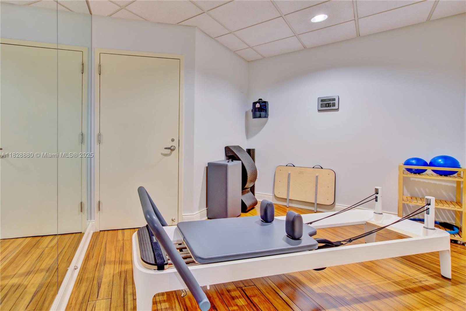 808 Brickell Key Dr #3005, Miami FL 33131