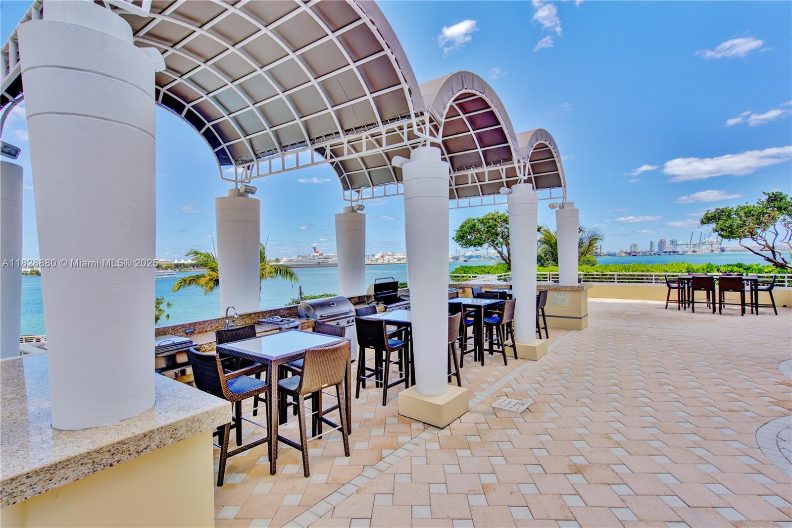 808 Brickell Key Dr #3005, Miami FL 33131