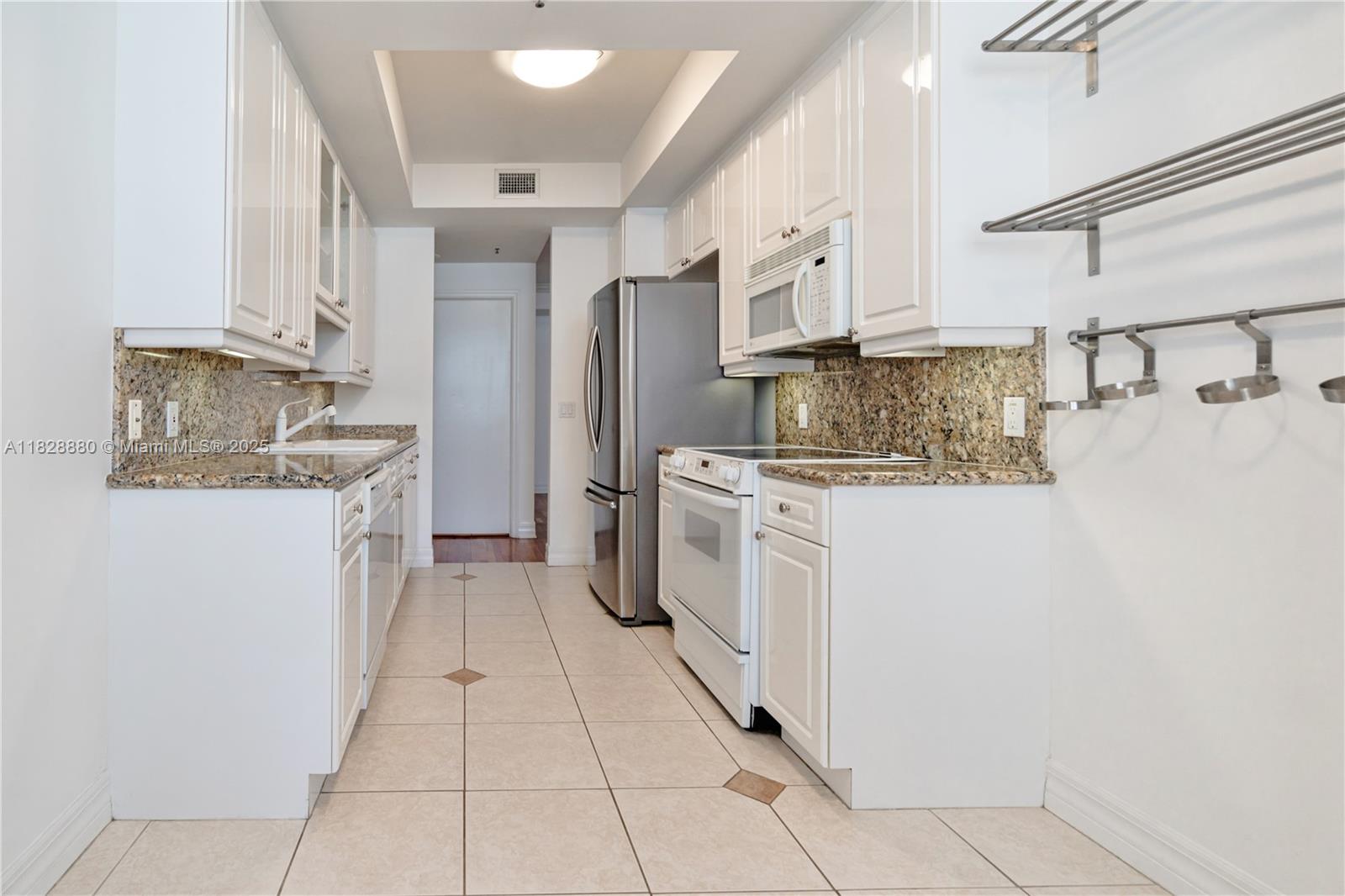 808 Brickell Key Dr #3005, Miami FL 33131