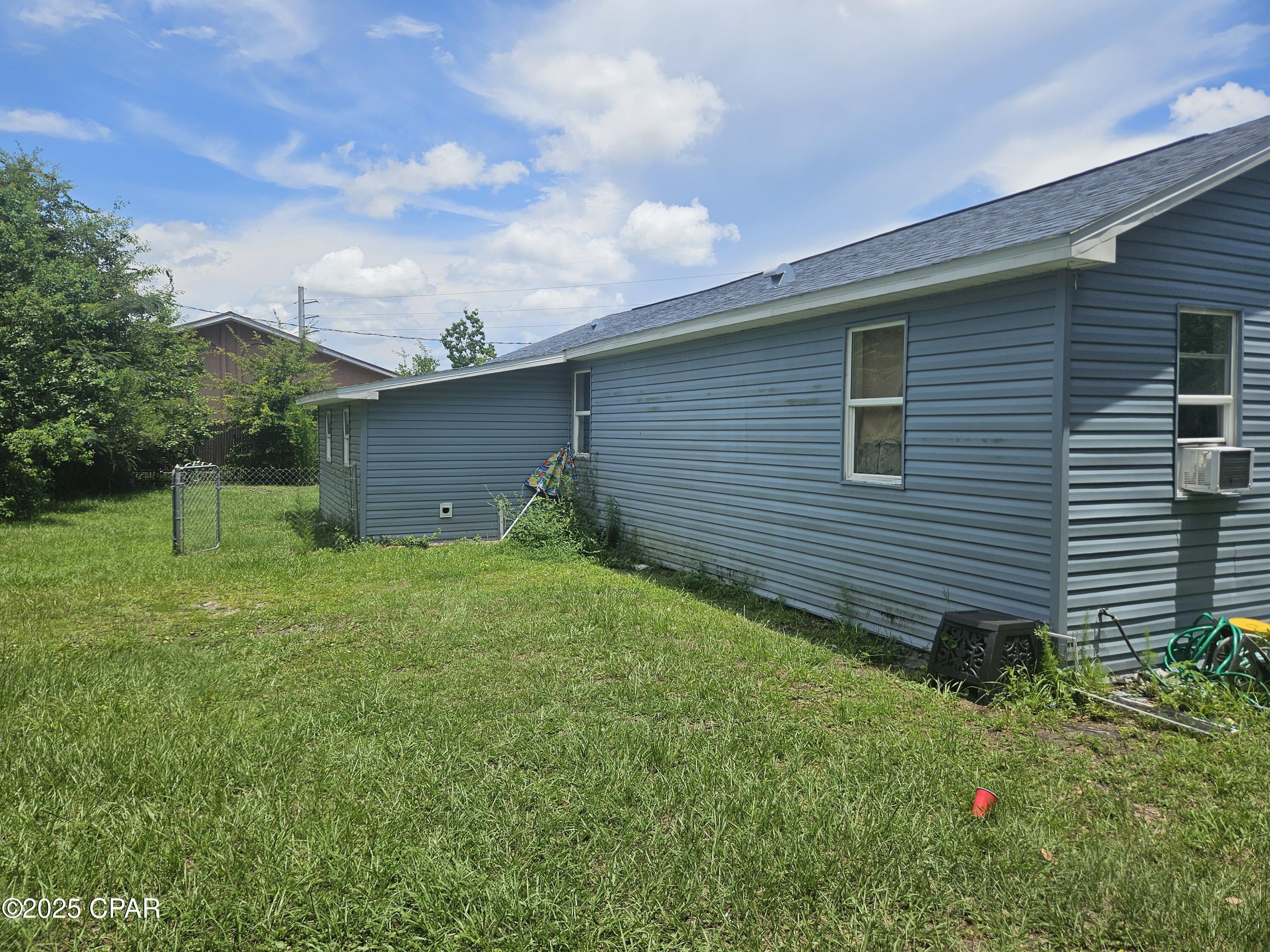 Image 8 For 5205 11 Street