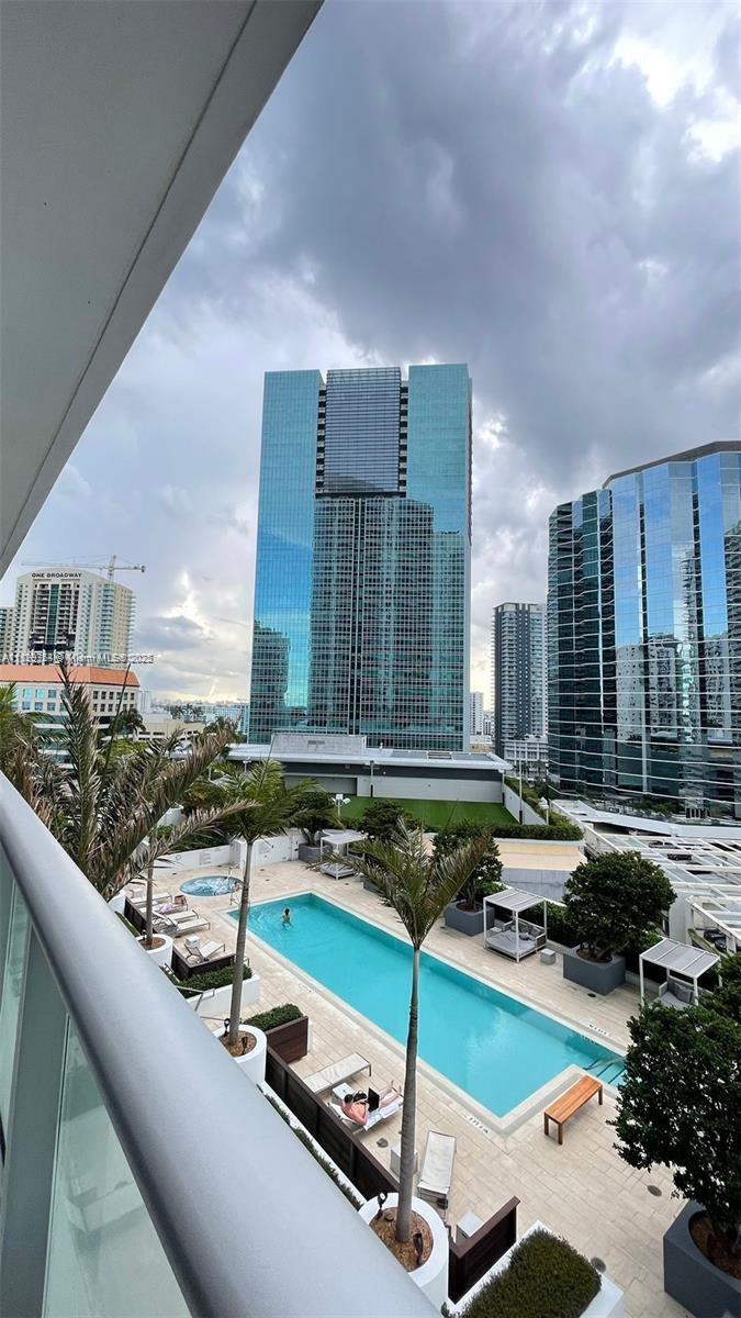 1300 Brickell Bay Dr #1611, Miami FL 33131