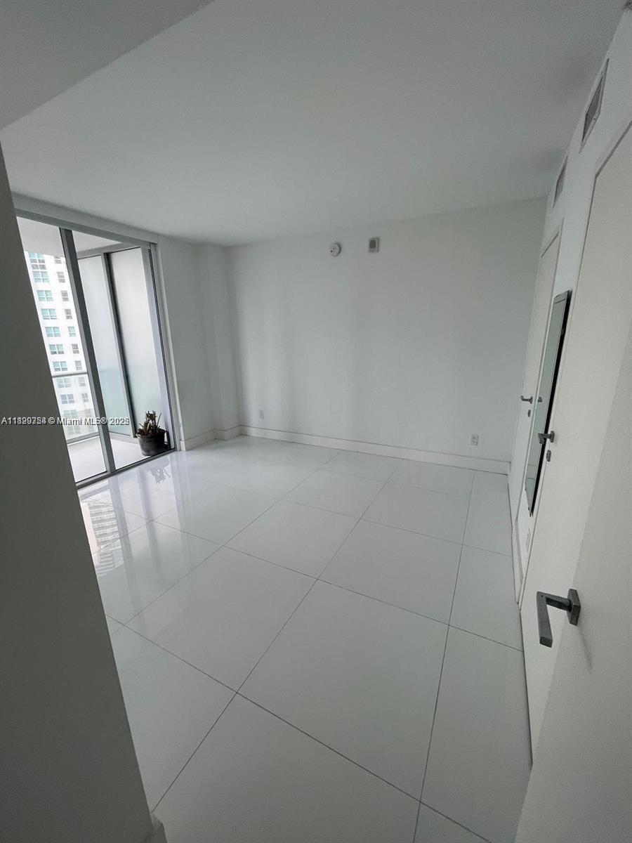 1300 Brickell Bay Dr #1611, Miami FL 33131