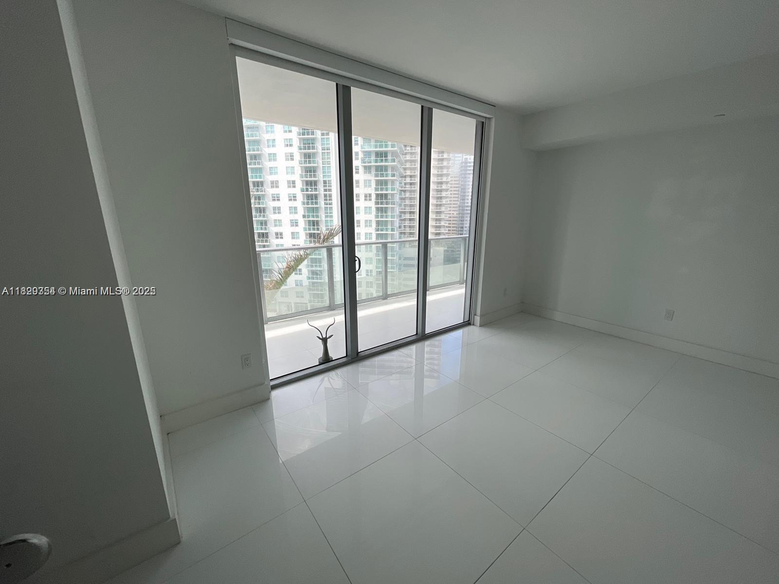 1300 Brickell Bay Dr #1611, Miami FL 33131