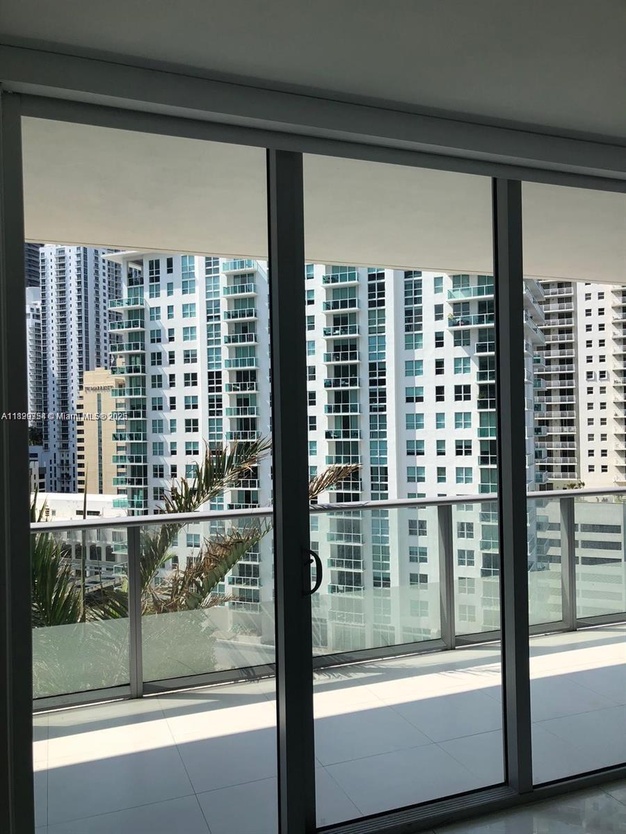 1300 Brickell Bay Dr #1611, Miami FL 33131