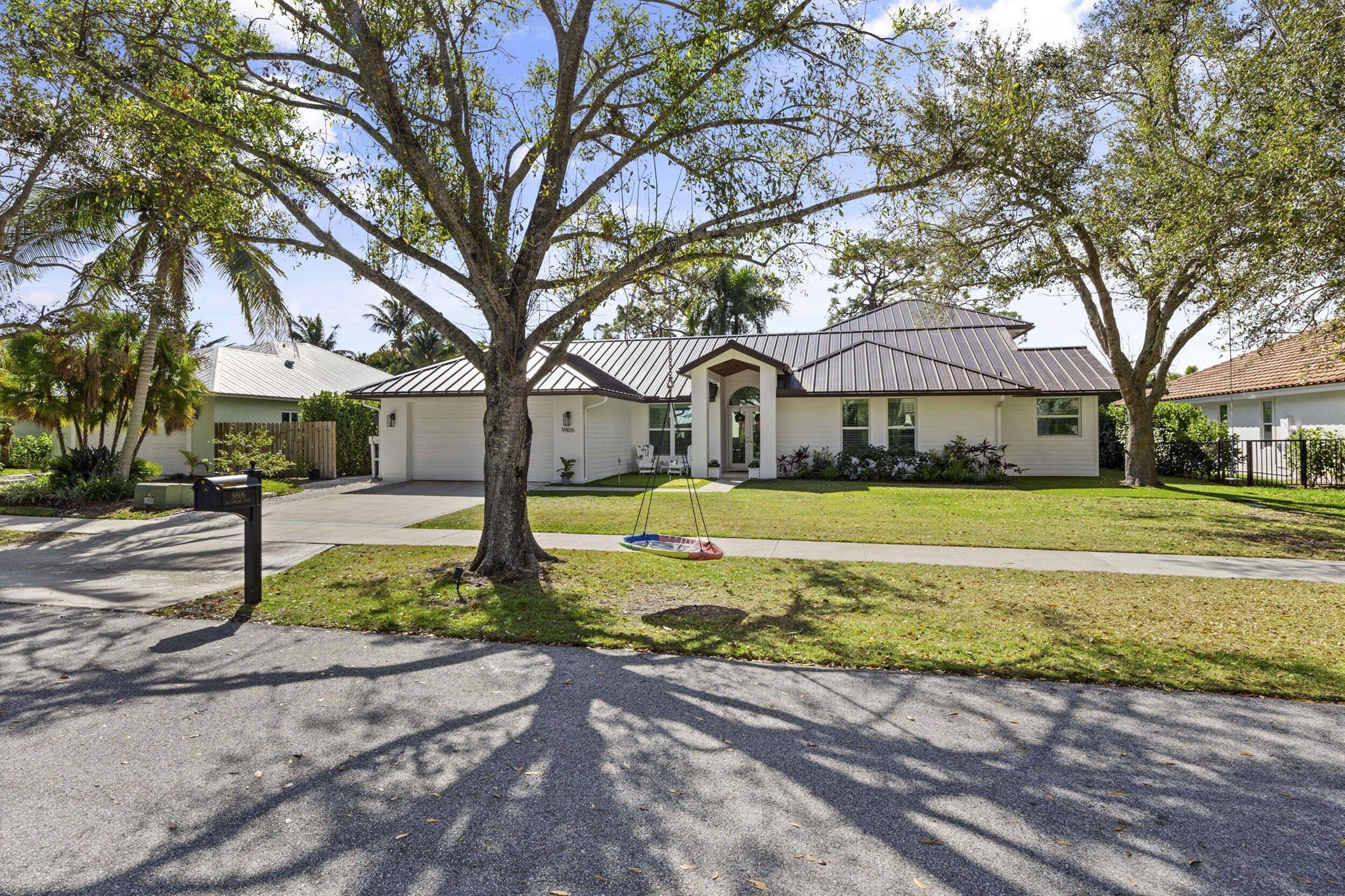 Image to showcase the property located at 9806 SE Landing Place
