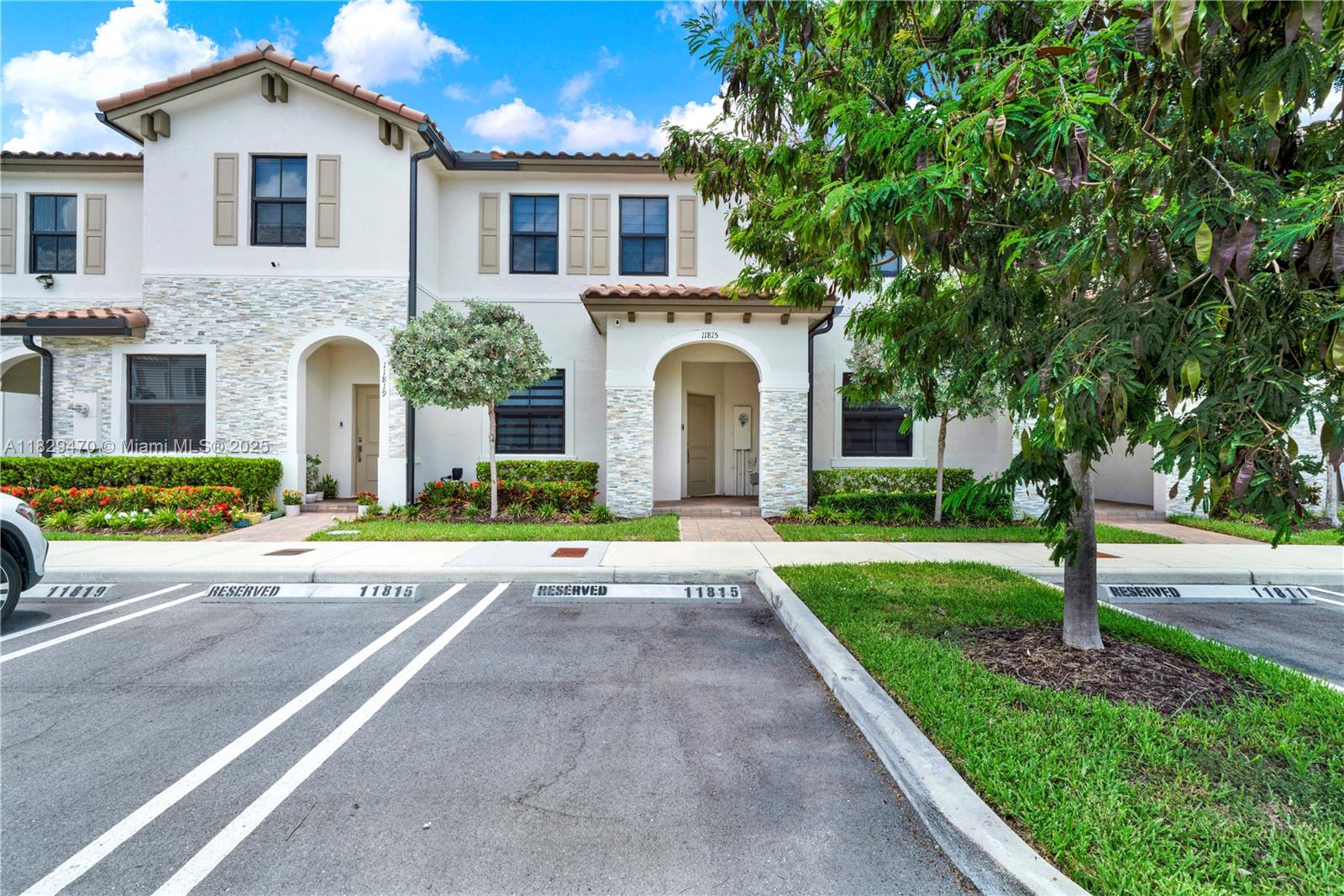 listing main picture