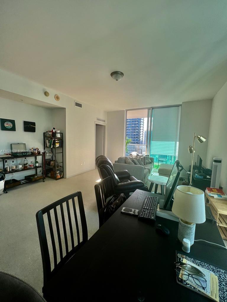 300 S Biscayne Blvd #T-3201, Miami FL 33131
