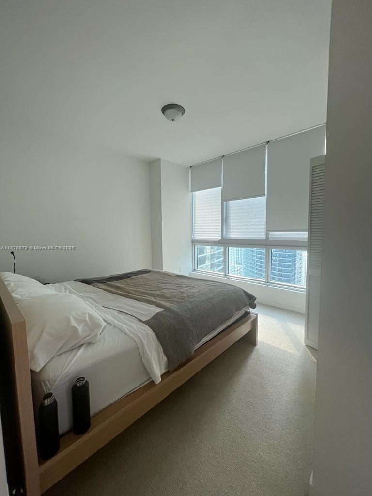 300 S Biscayne Blvd #T-3201, Miami FL 33131