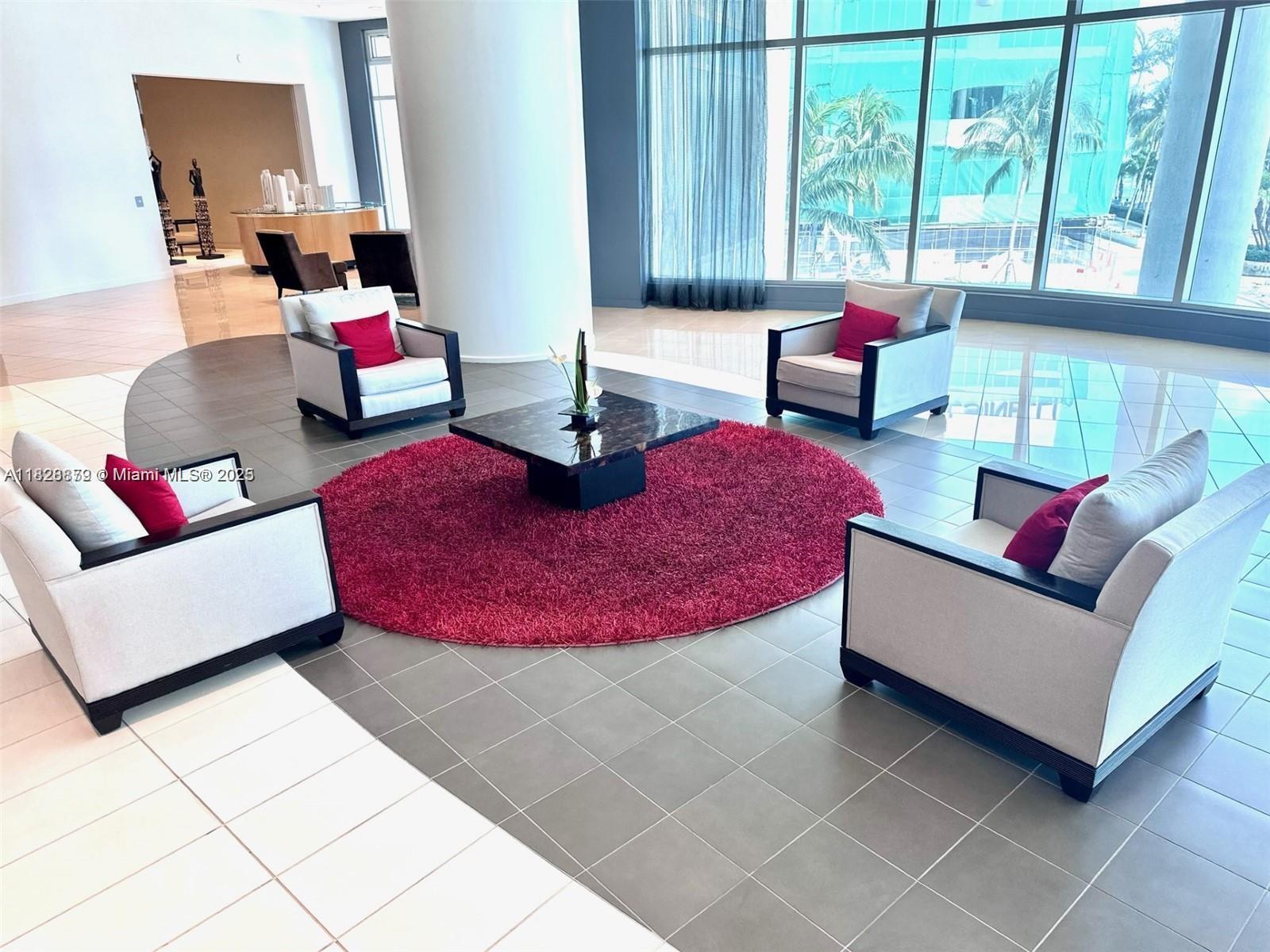 300 S Biscayne Blvd #T-3201, Miami FL 33131