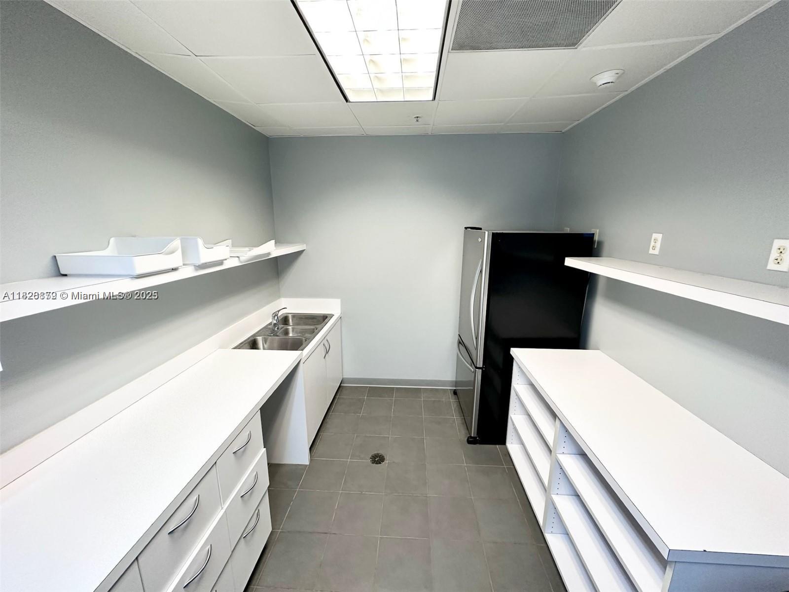 300 S Biscayne Blvd #T-3201, Miami FL 33131