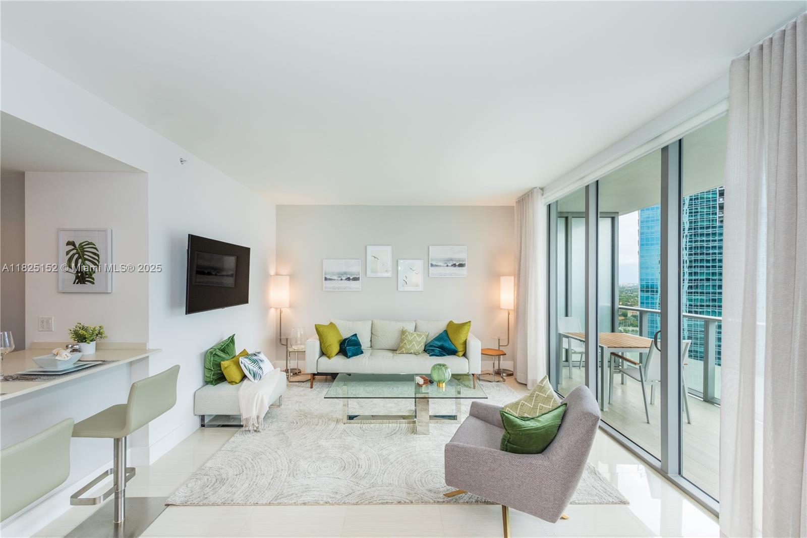 1300 Brickell Bay Dr #2900, Miami FL 33131