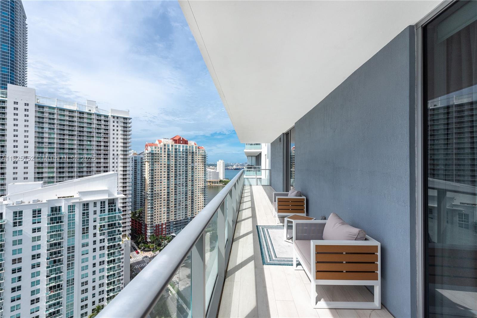 1300 Brickell Bay Dr #2900, Miami FL 33131