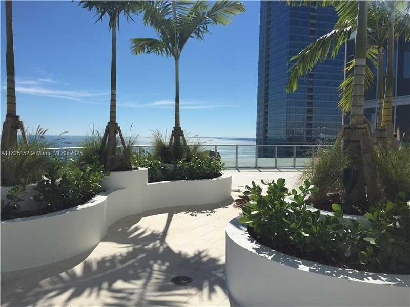1300 Brickell Bay Dr #2900, Miami FL 33131