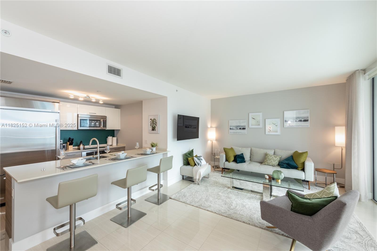 1300 Brickell Bay Dr #2900, Miami FL 33131