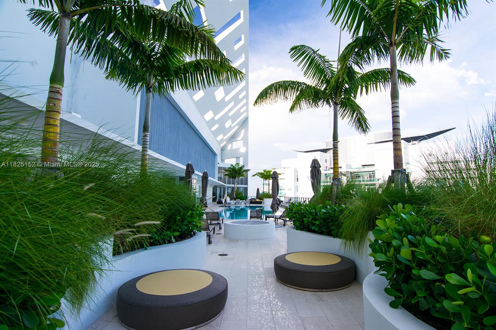 1300 Brickell Bay Dr #2900, Miami FL 33131
