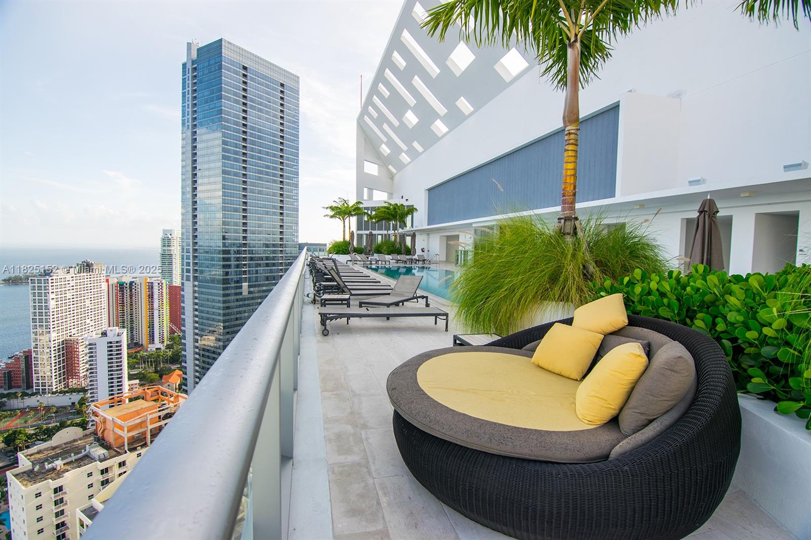1300 Brickell Bay Dr #2900, Miami FL 33131