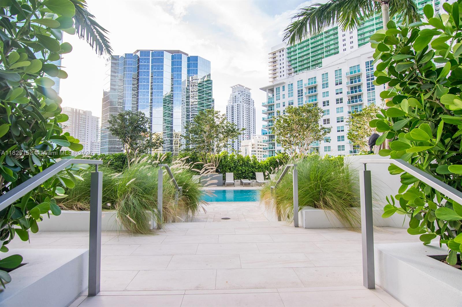 1300 Brickell Bay Dr #2900, Miami FL 33131