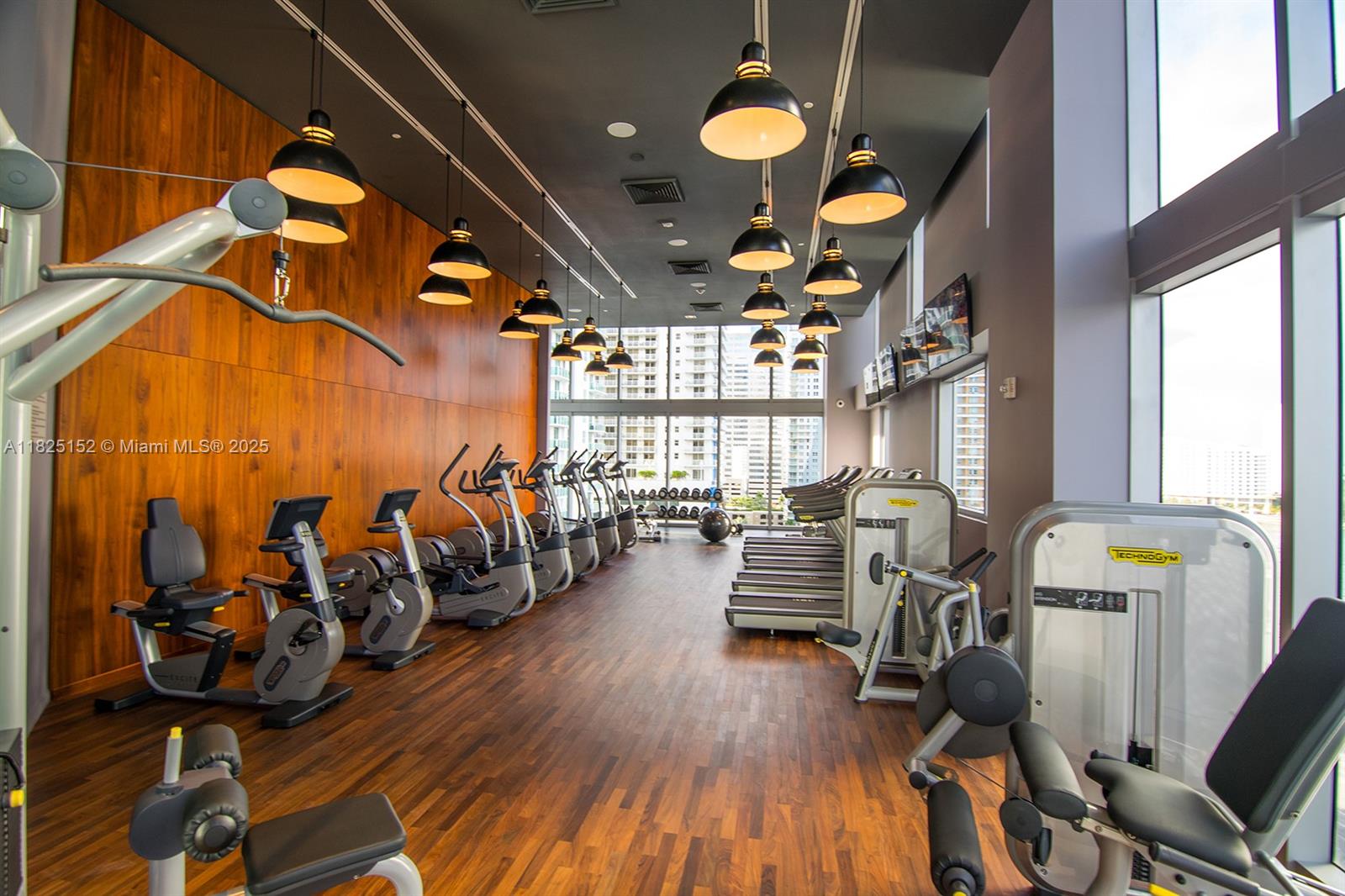 1300 Brickell Bay Dr #2900, Miami FL 33131