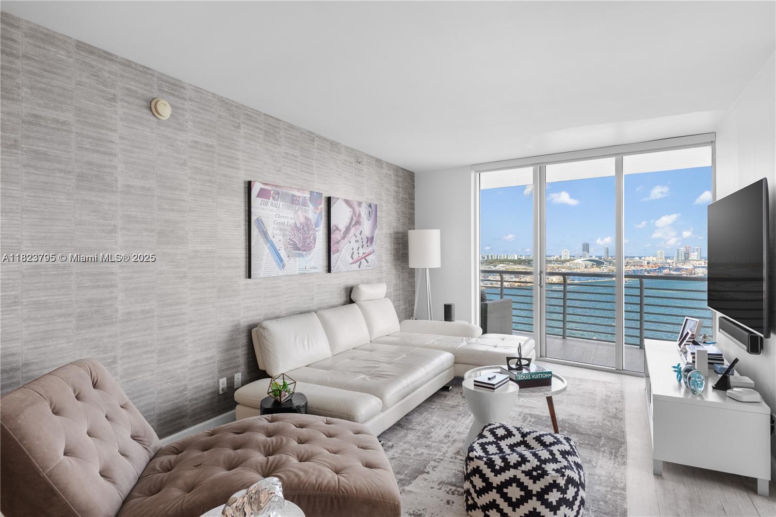 Apartamento para Alugar em Miami, FL