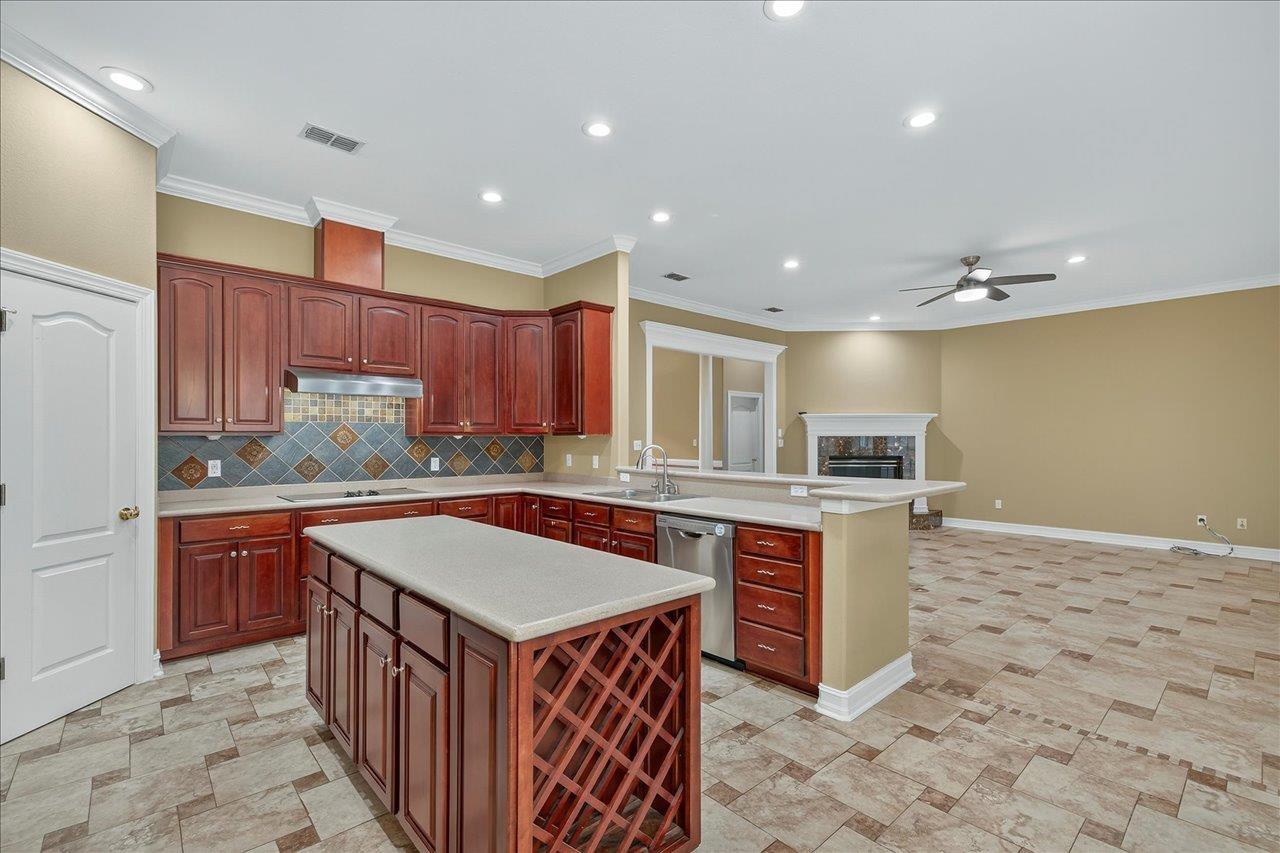 5127 Wild Rose Way, Tallahassee, Texas image 15