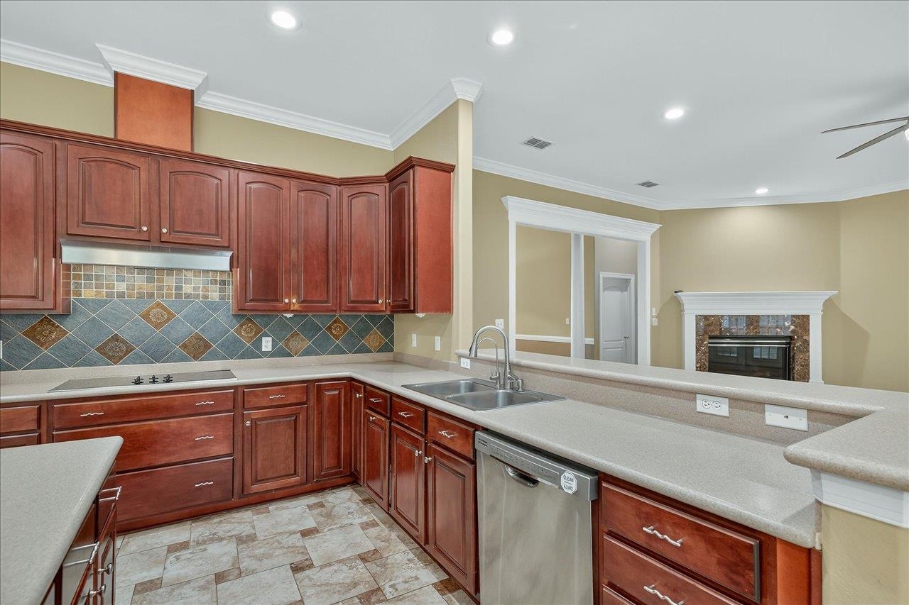 5127 Wild Rose Way, Tallahassee, Texas image 16
