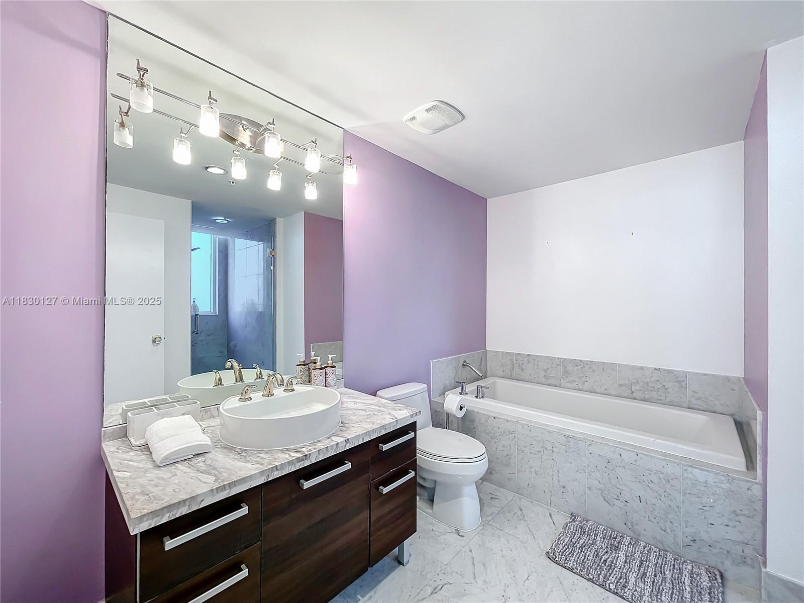 244 Biscayne Blvd #1108, Miami FL 33132