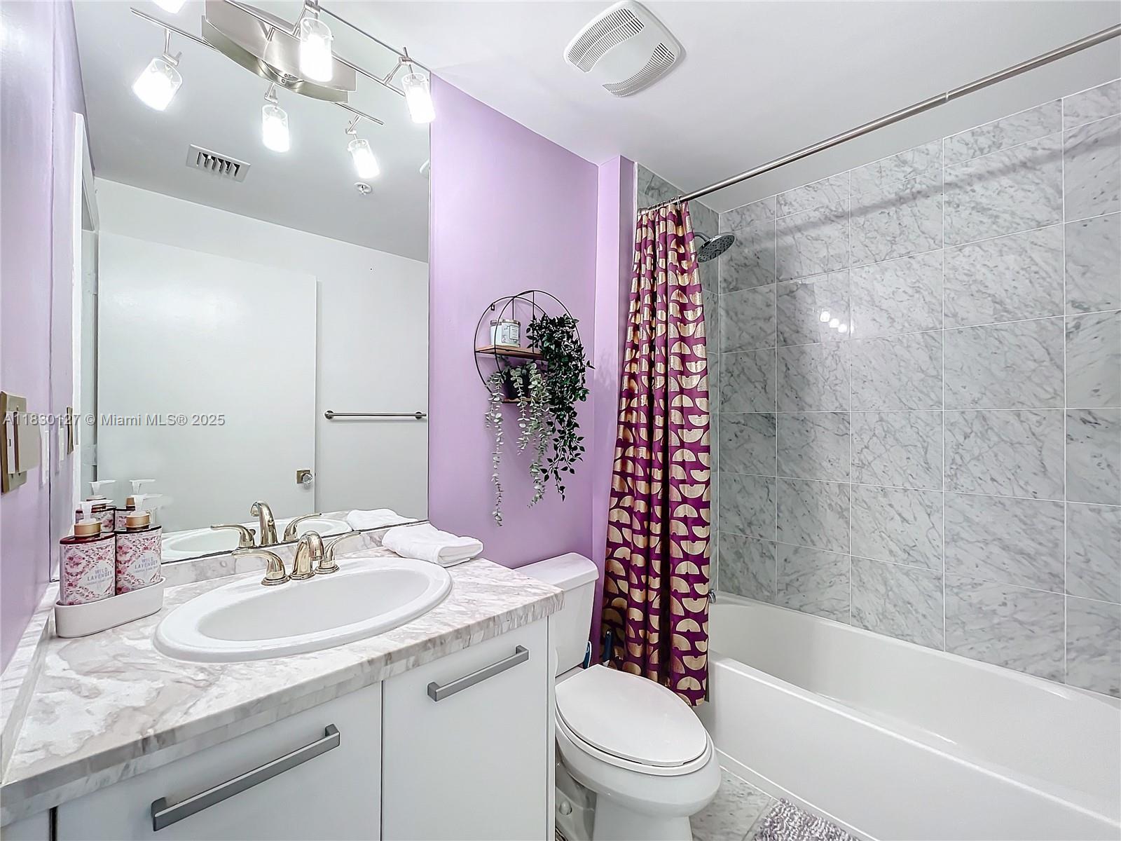 244 Biscayne Blvd #1108, Miami FL 33132