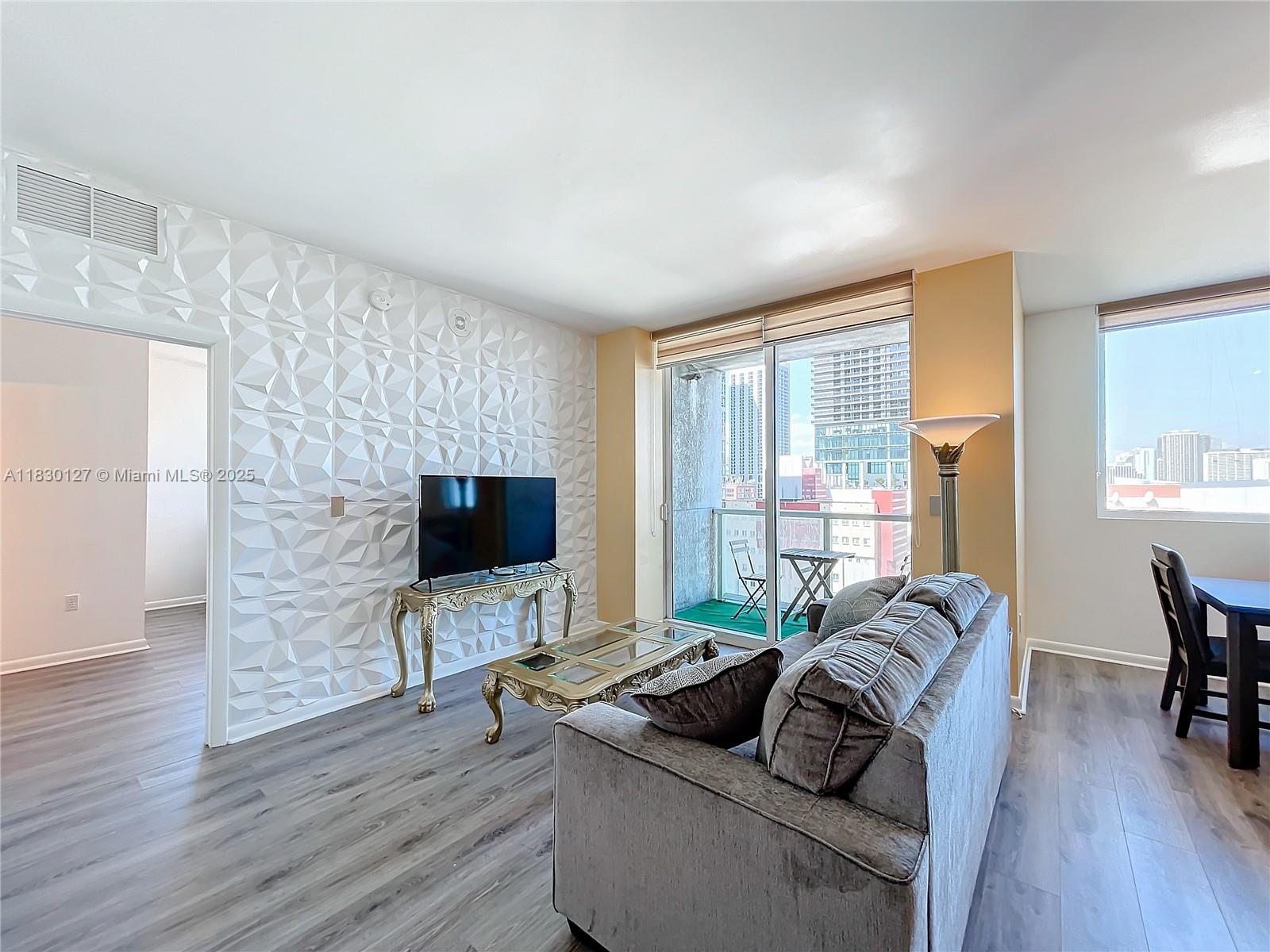 244 Biscayne Blvd #1108, Miami FL 33132