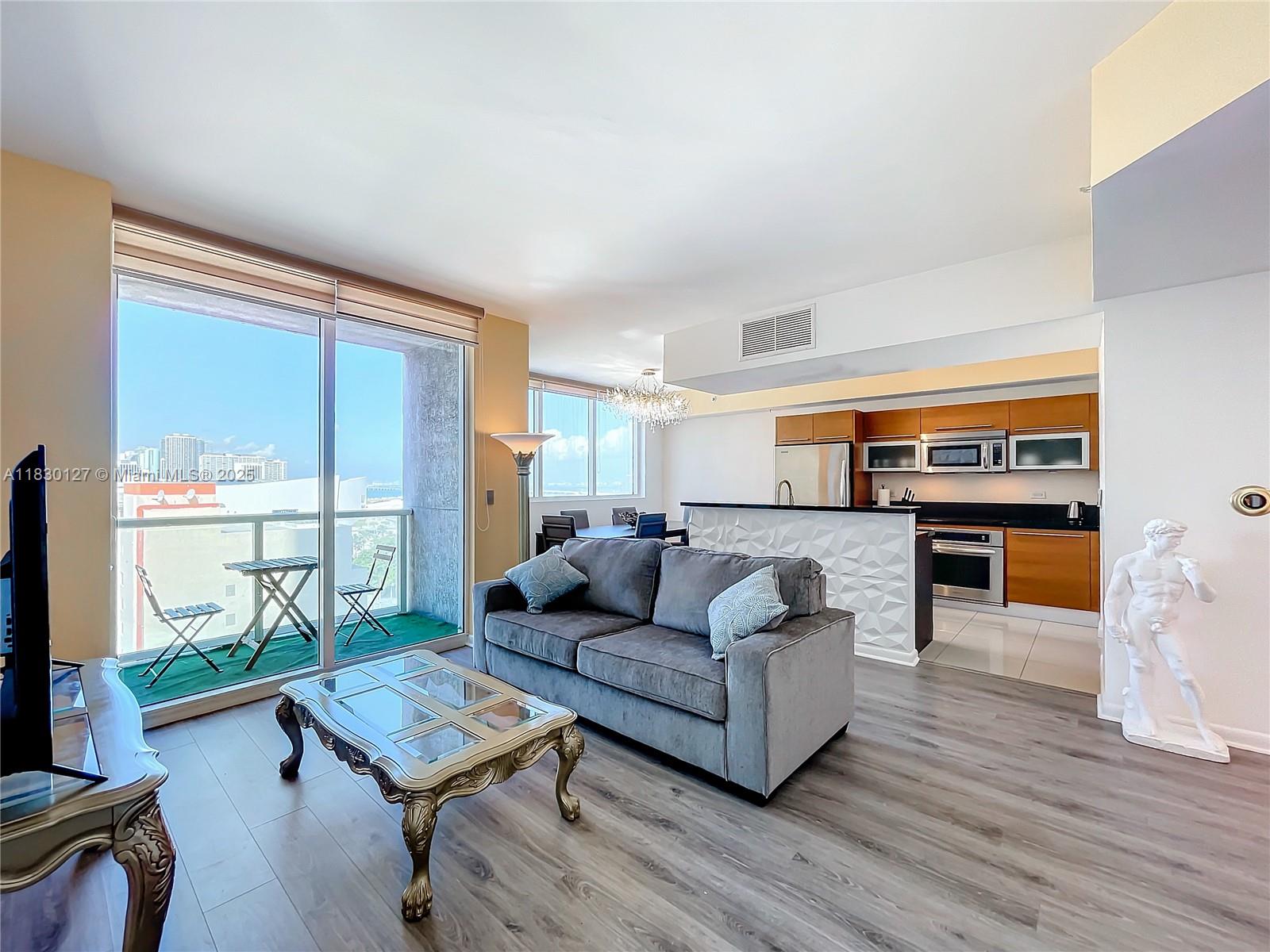 244 Biscayne Blvd #1108, Miami FL 33132