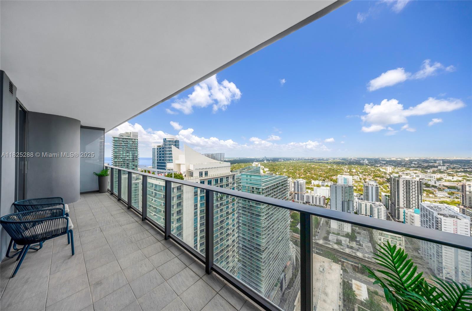 1000 Brickell Plaza #4704, Miami FL 33131