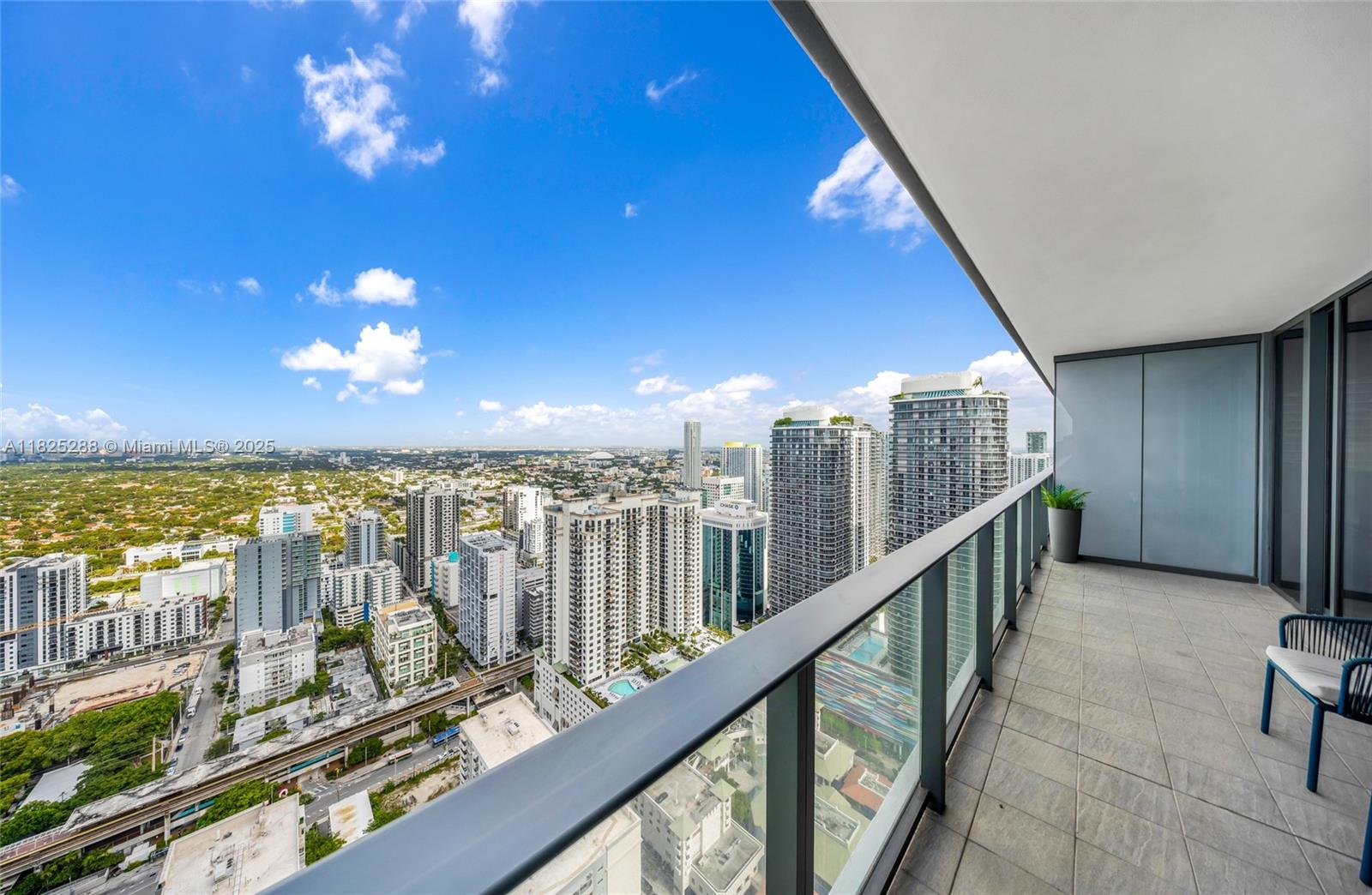1000 Brickell Plaza #4704, Miami FL 33131