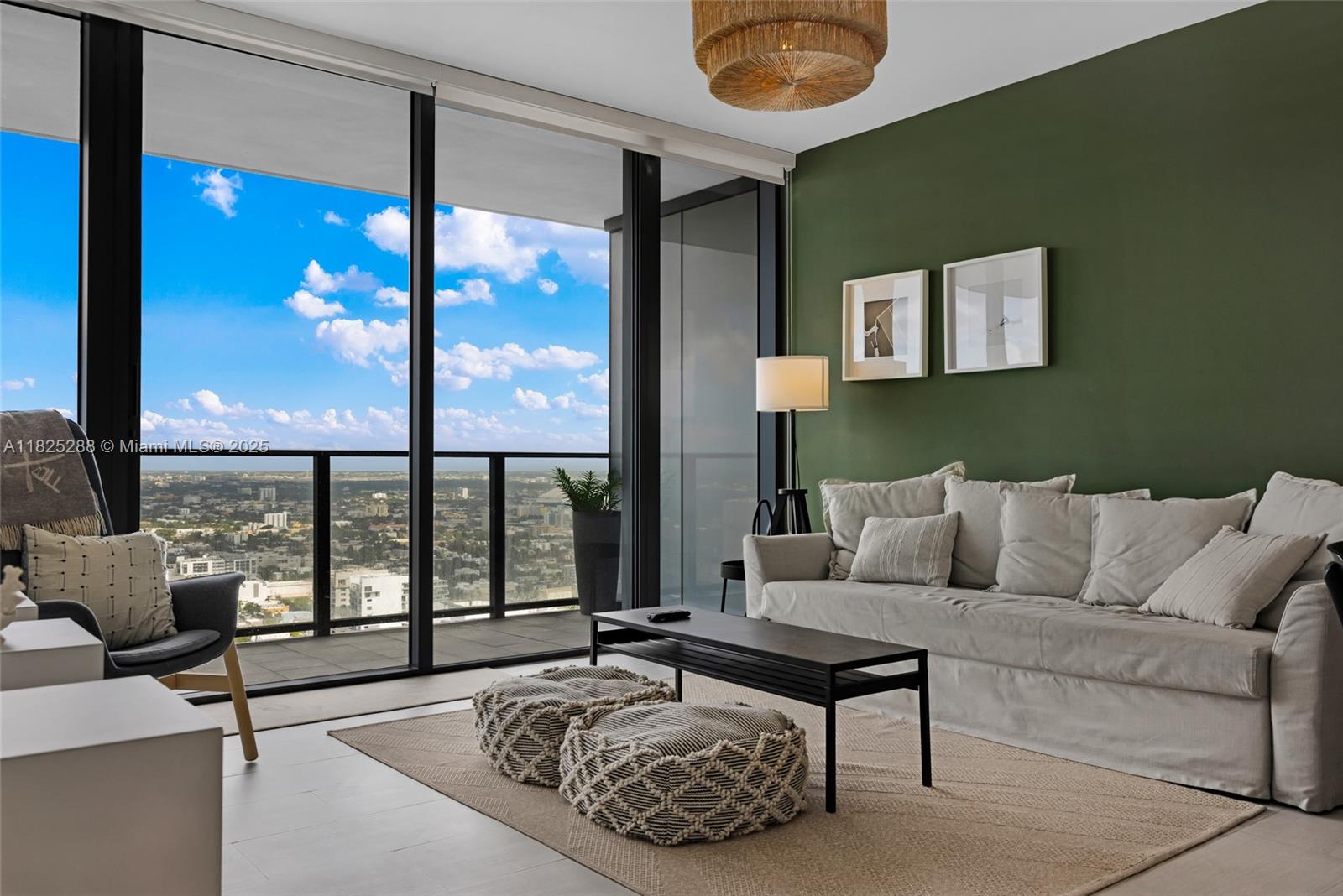 1000 Brickell Plaza #4704, Miami FL 33131