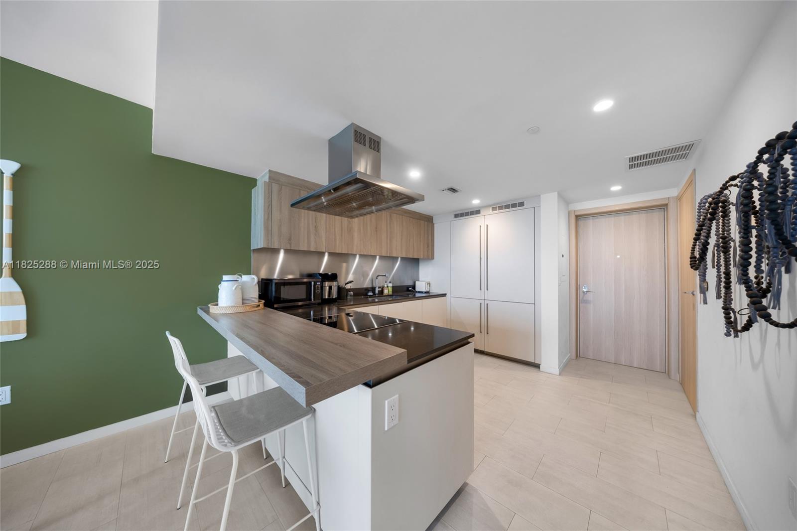 1000 Brickell Plaza #4704, Miami FL 33131