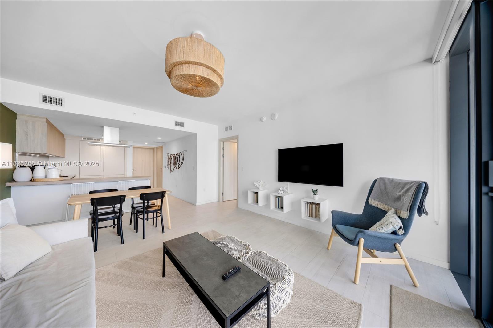 1000 Brickell Plaza #4704, Miami FL 33131