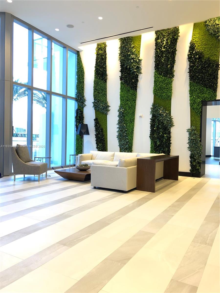 851 NE 1st Ave #4404, Miami FL 33132
