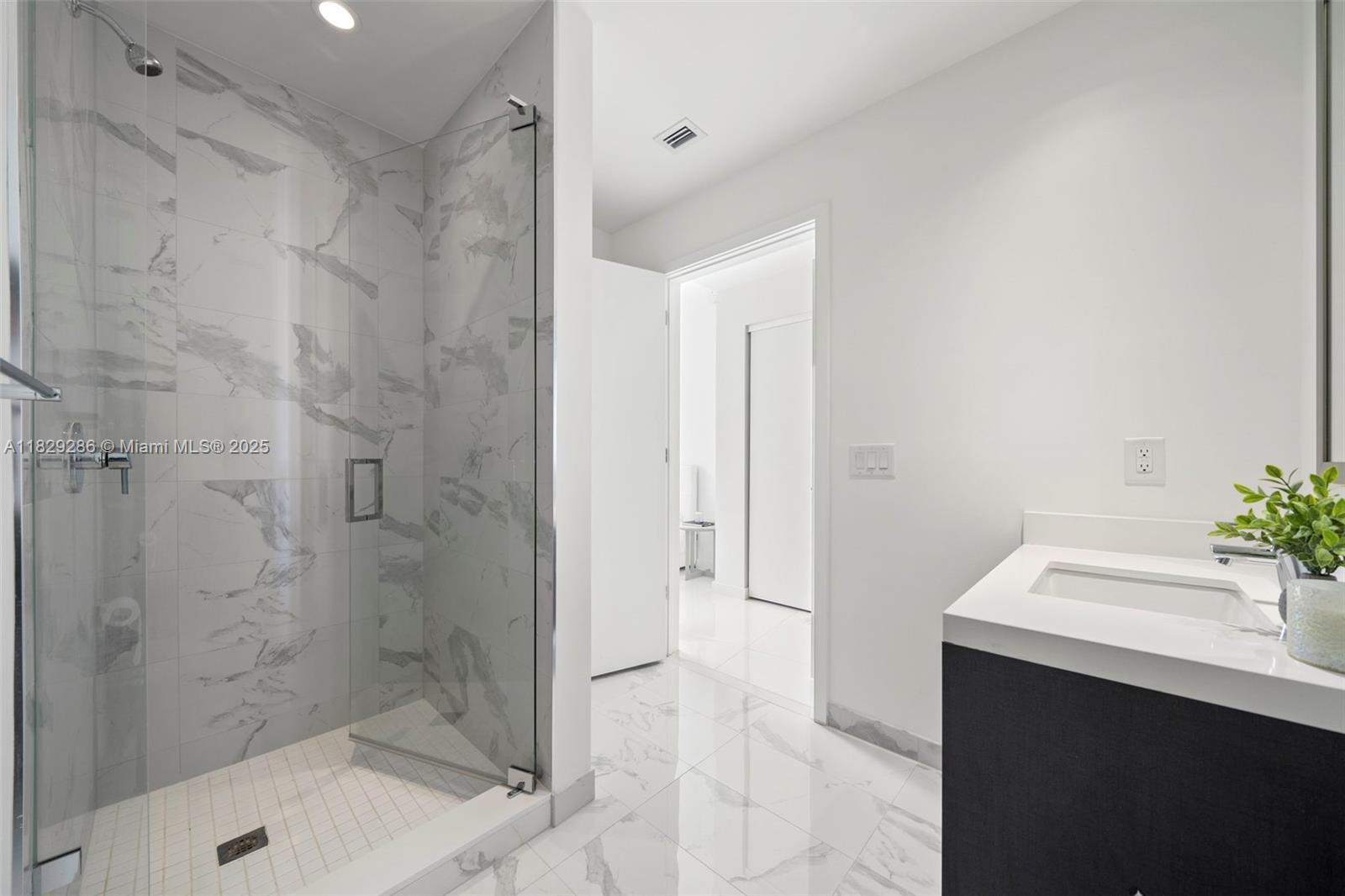 851 NE 1st Ave #3201, Miami FL 33132