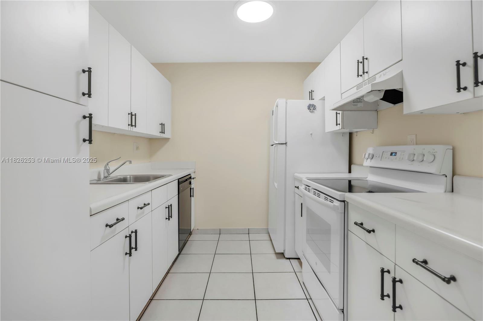 7204 Fairway Dr #I25, Miami Lakes, Florida image 13